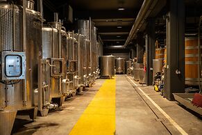 ROXANICH Winery and Design Hotel
