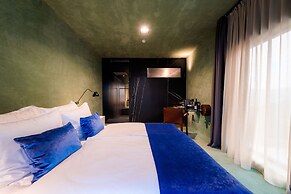 ROXANICH Winery and Design Hotel