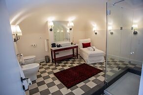Suite 35