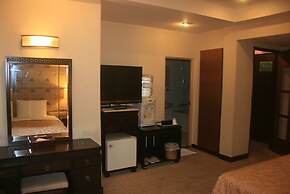 Warm Life Hotel