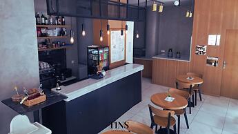 Tins Athens