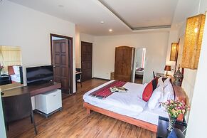 Woodside Inn & Serviced Apartments