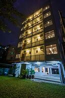 Woodside Inn & Serviced Apartments