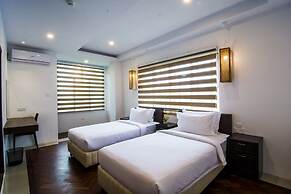 Woodside Inn & Serviced Apartments