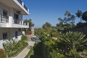 Marialice Apartments