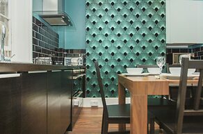 Chocolate Box Central by Brighton Holiday Lets