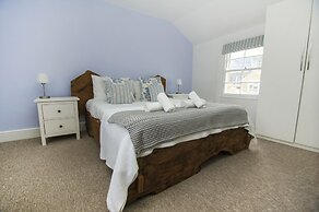 Marine Cottage Parking by Brighton Holiday Lets