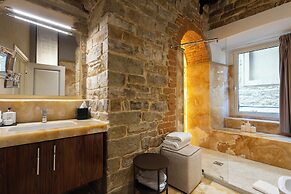 Donati Luxury Tower Suites