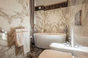 Donati Luxury Tower Suites