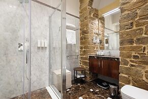 Donati Luxury Tower Suites