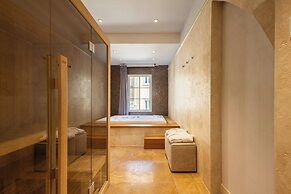Donati Luxury Tower Suites