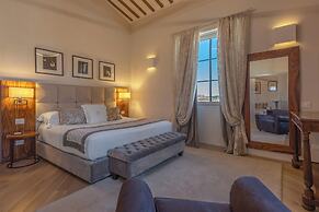 Donati Luxury Tower Suites