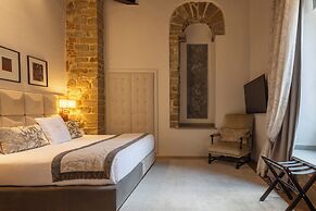Donati Luxury Tower Suites