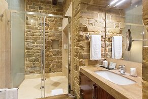 Donati Luxury Tower Suites