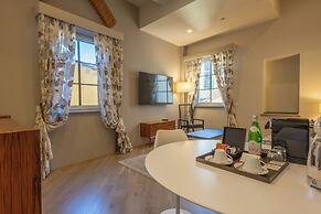 Donati Luxury Tower Suites