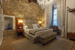 Donati Luxury Tower Suites