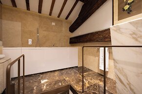 Donati Luxury Tower Suites