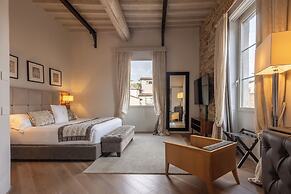 Donati Luxury Tower Suites
