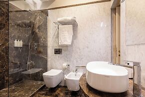 Donati Luxury Tower Suites