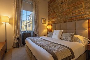 Donati Luxury Tower Suites