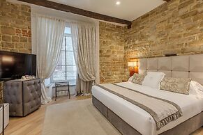 Donati Luxury Tower Suites
