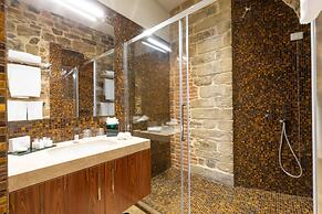 Donati Luxury Tower Suites