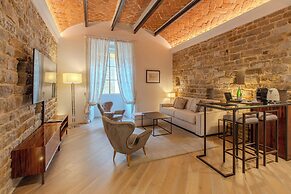 Donati Luxury Tower Suites