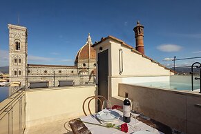 Donati Luxury Tower Suites