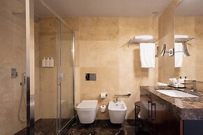 Donati Luxury Tower Suites