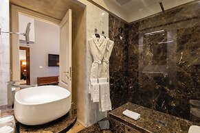 Donati Luxury Tower Suites
