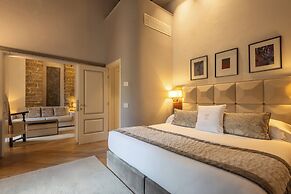 Donati Luxury Tower Suites