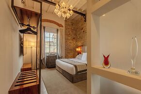 Donati Luxury Tower Suites