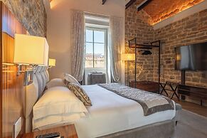 Donati Luxury Tower Suites