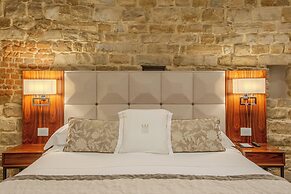 Donati Luxury Tower Suites