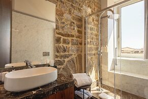 Donati Luxury Tower Suites