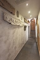 Donati Luxury Tower Suites