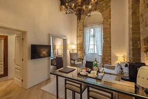 Donati Luxury Tower Suites