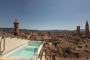 Donati Luxury Tower Suites