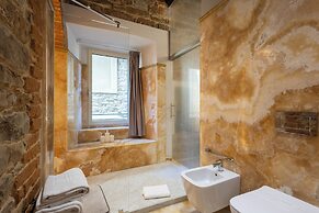 Donati Luxury Tower Suites