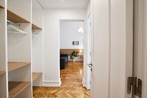 Home Out Rooms & Apartments
