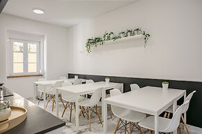 Home Out Rooms & Apartments
