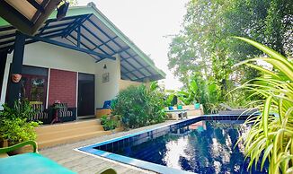 Randoni Villa