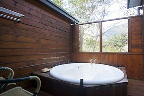 Mhuwe hotspring