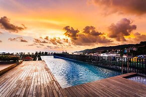 The Deck Condominium by Lofty