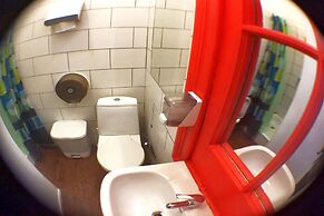 Hostal Irreal - Hostel