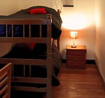 Hostal Irreal - Hostel