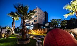 Jeju Bunker Hotel & Resort
