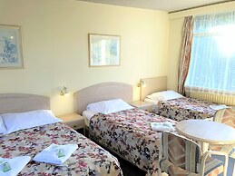 Clarendon Motel and Guesthouse