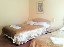 Clarendon Motel and Guesthouse