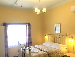 Clarendon Motel and Guesthouse